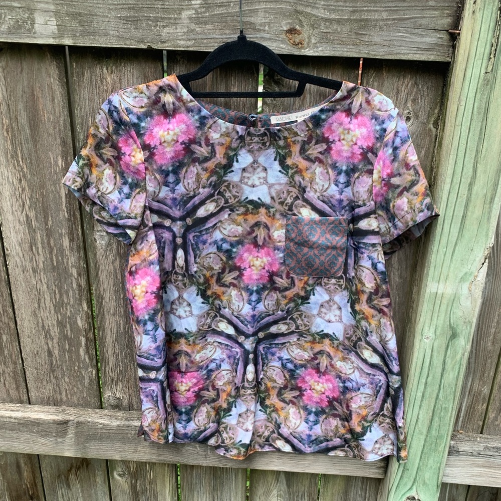 Rachel Roy floral blouse. Floral blouse. Size M